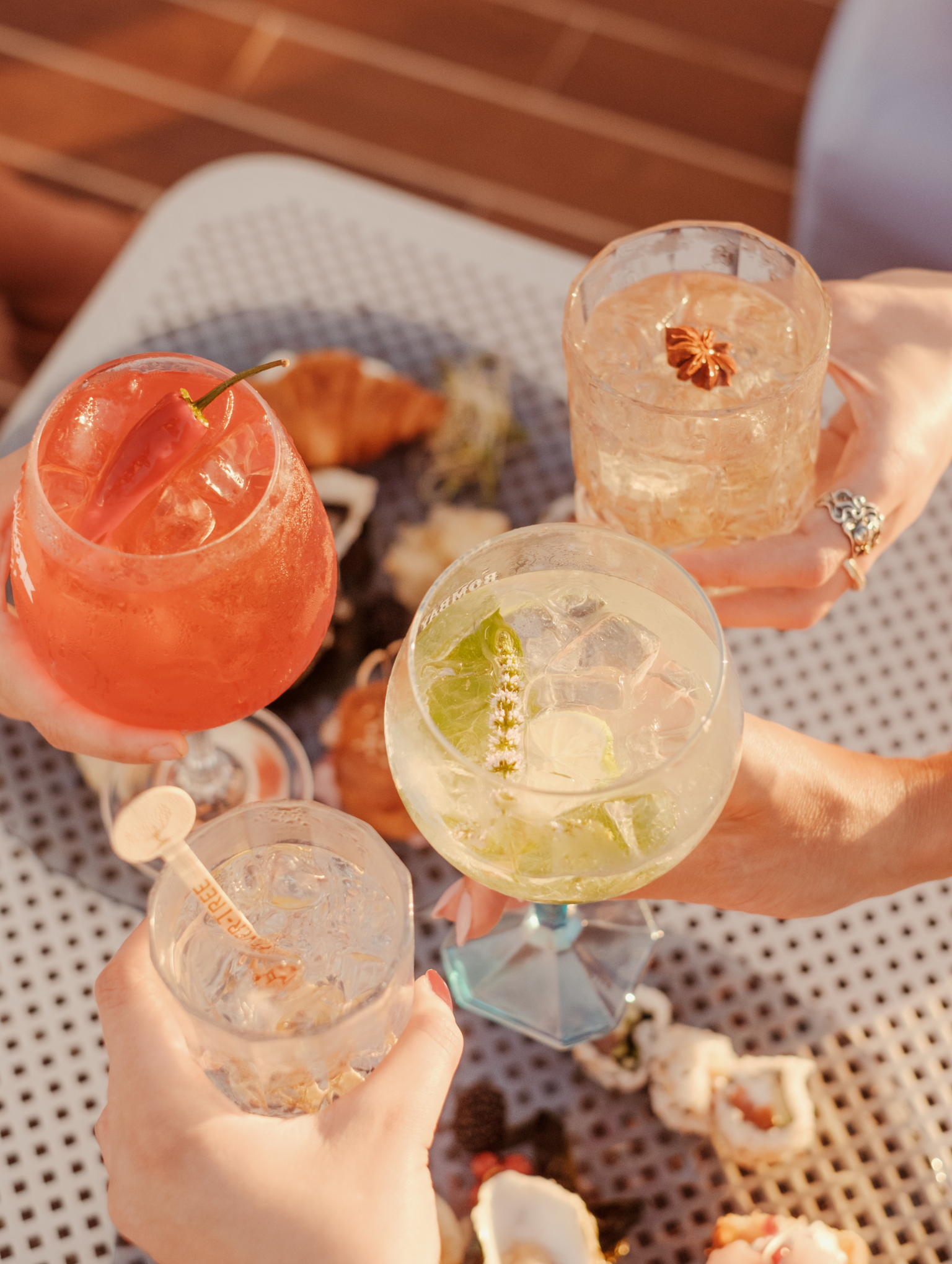 Bicchieri con Cocktail al tramonto, presso Marina Yacht club