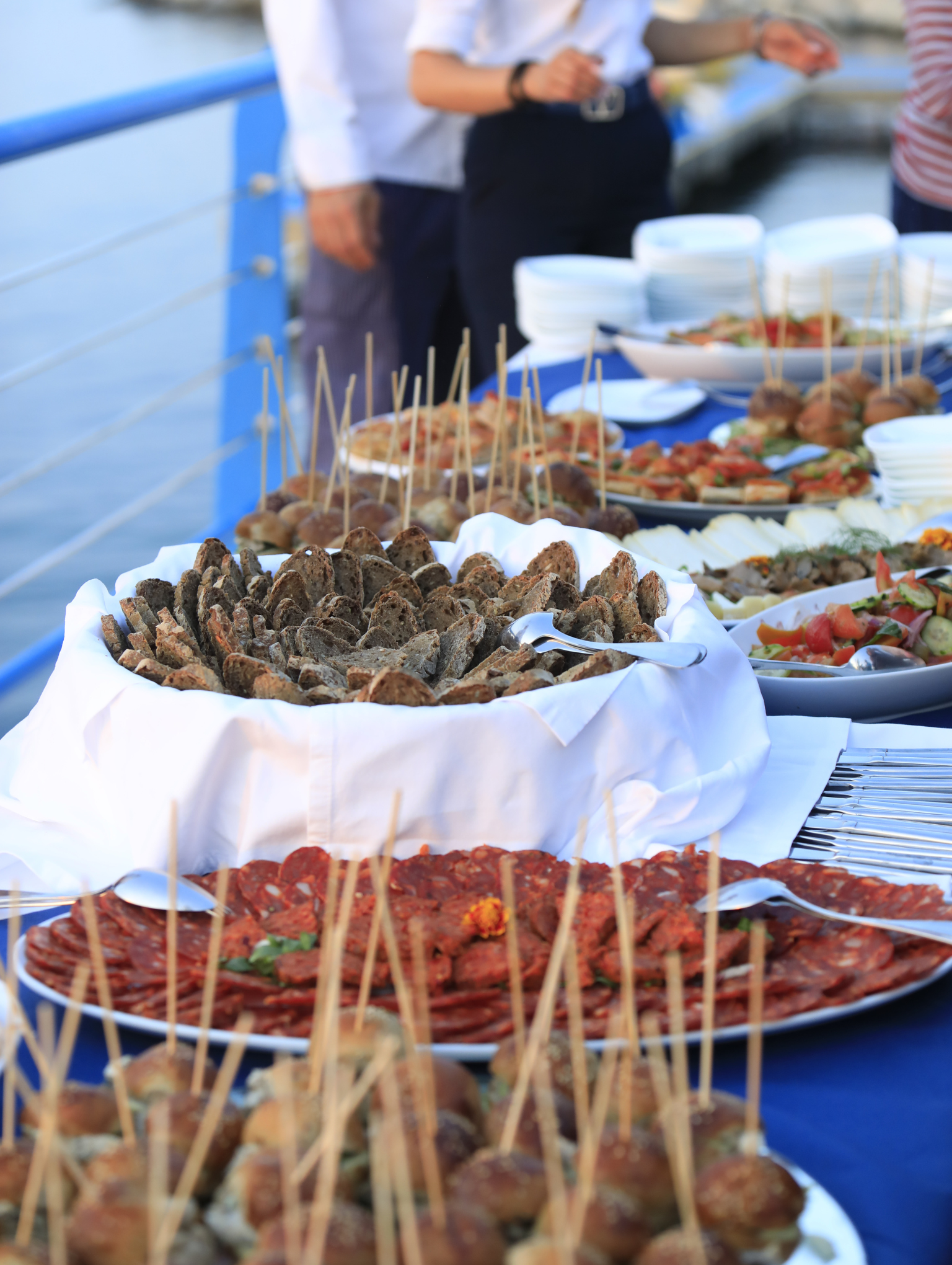 Buffet con salumi per evento al Marina Yacht Club