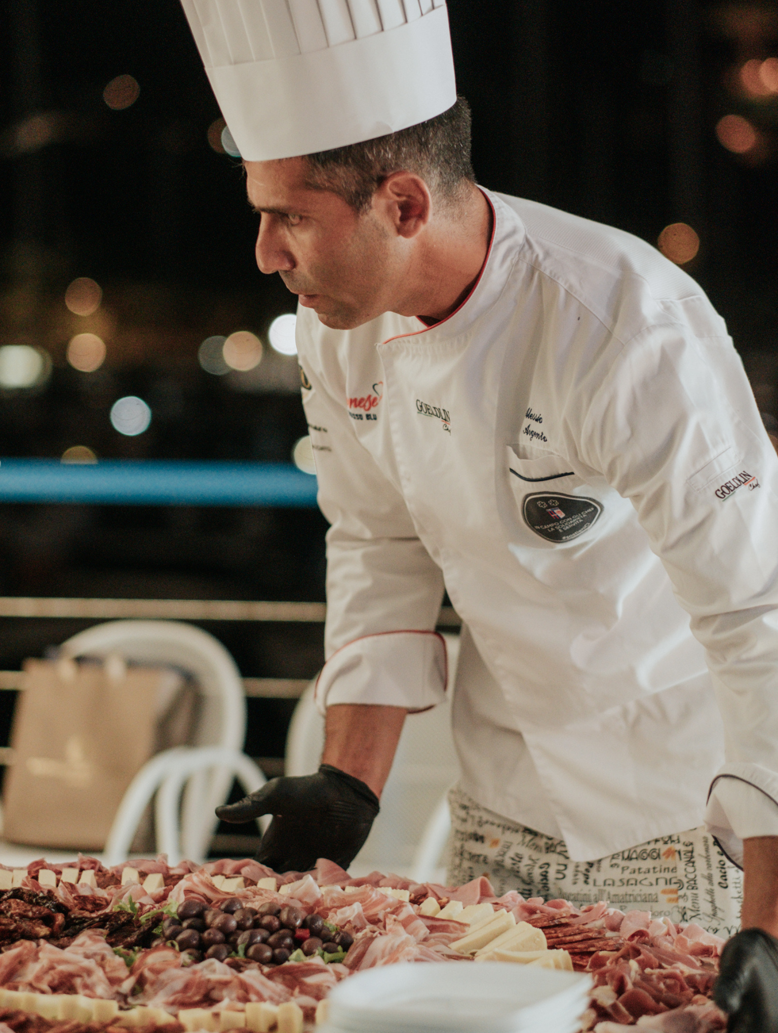 Chef durante buffet al Marina Yacht club